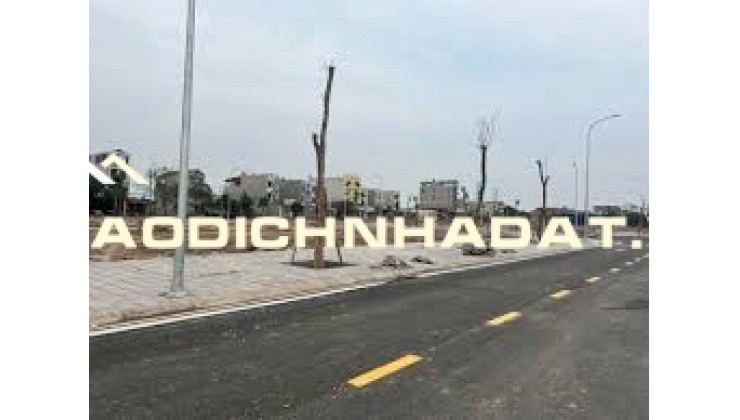 lô 2 mặt tiền nhựa ngay TTHC chơn thành 1ty2/200m2